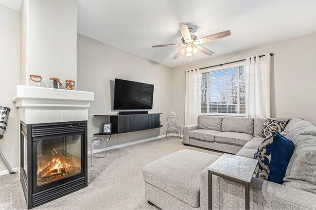 Foto del edificio - 4325 Savoy Ln