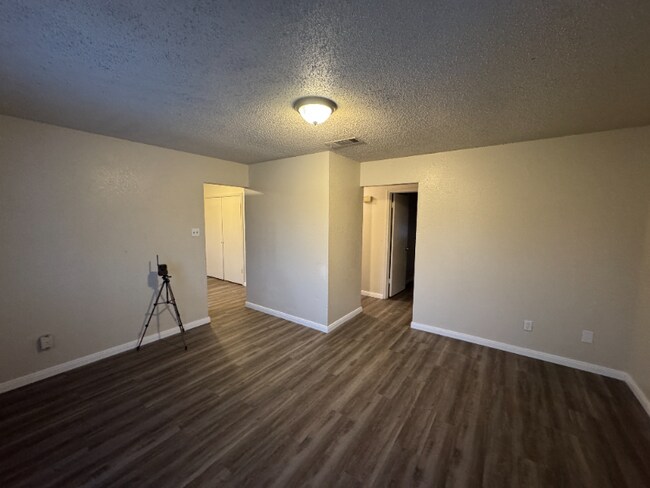 Foto del edificio - 301 Erby Ave