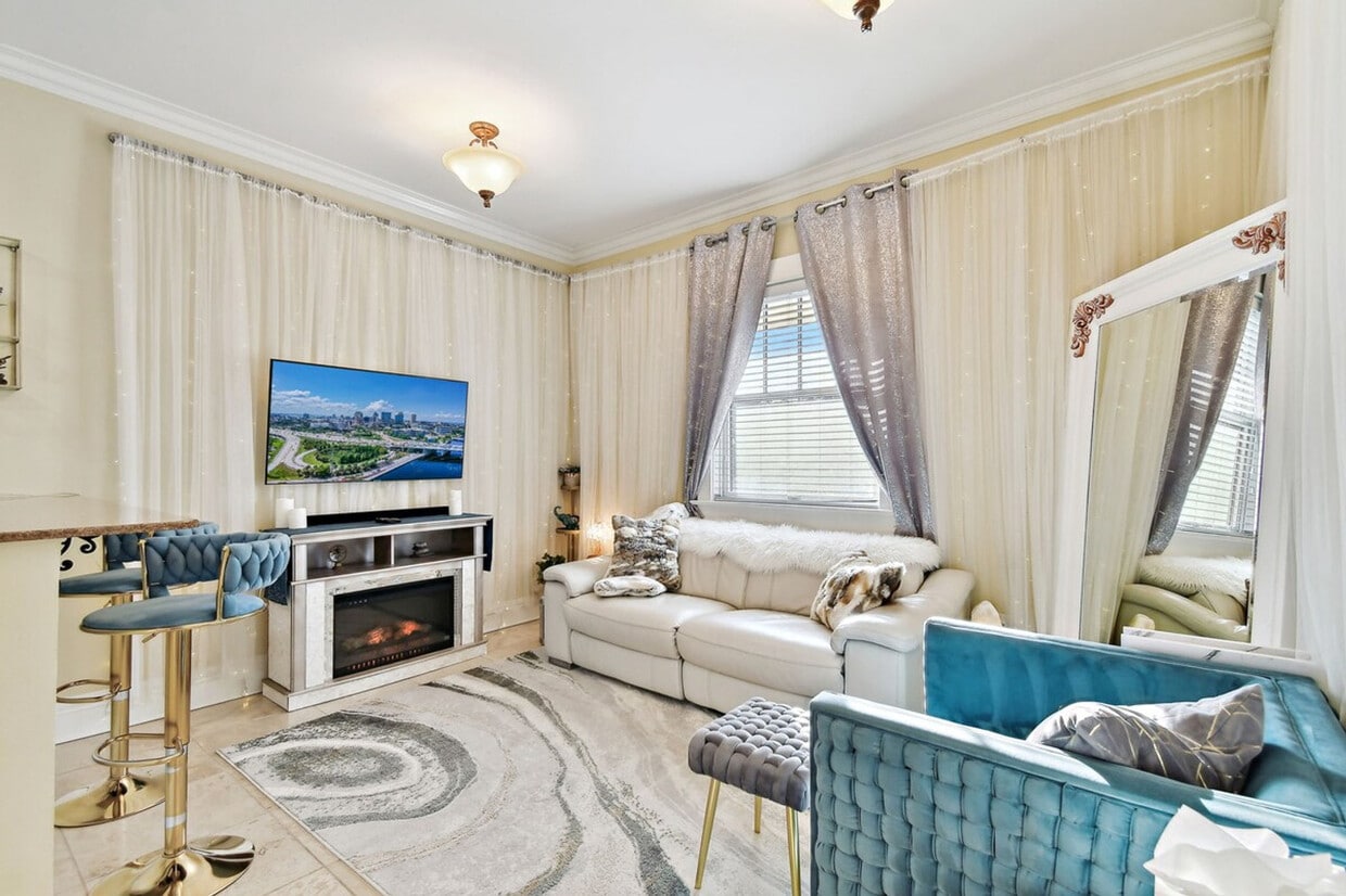 Foto principal - 509 S Willow Ave