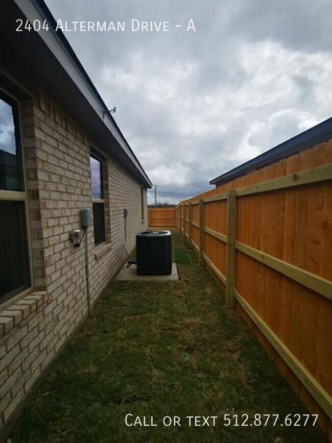 Foto del edificio - 2404 Alterman Dr