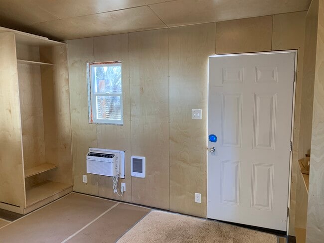 Building Photo - 10825 NE Sandy Blvd