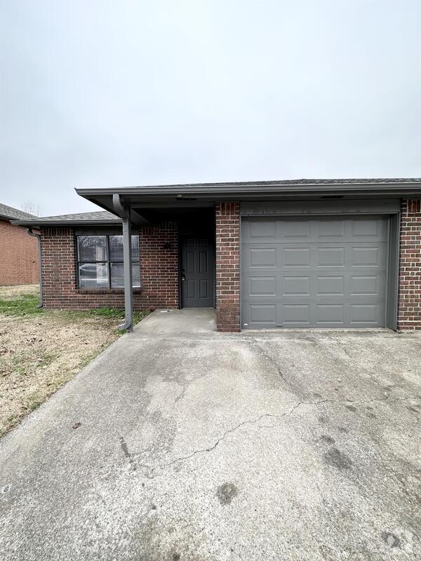 Apartments for rent near Botanical Garden of the Ozarks in Fayetteville