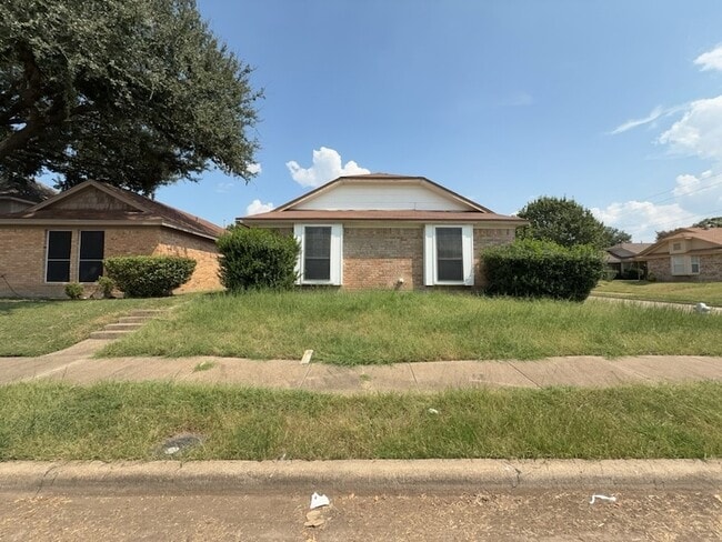 Photo - 920 N Bryan-Belt Line Rd House