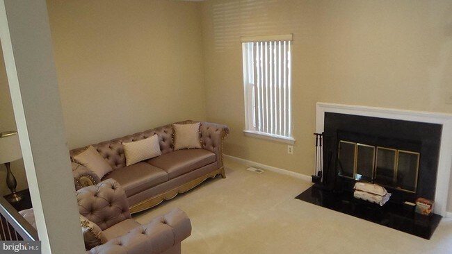 Building Photo - 8105 Fenwick Ct