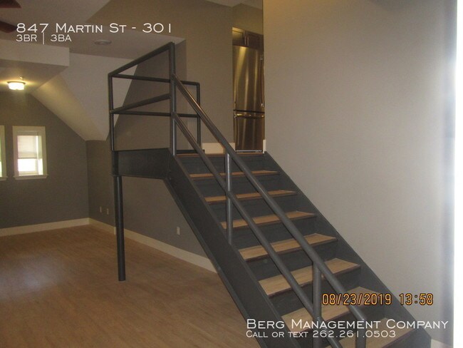 Building Photo - 847 Martin St