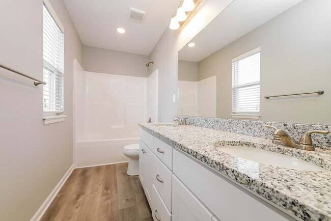 Foto del edificio - Fantastic 4bd/3ba home! Coming soon!