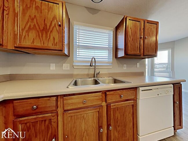 Building Photo - 1242 Summer Ridge Ln
