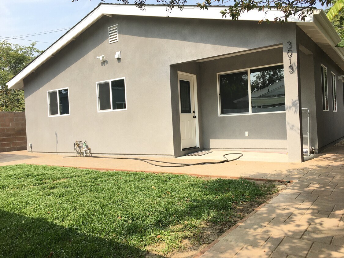 Primary Photo - 3011 Finch St