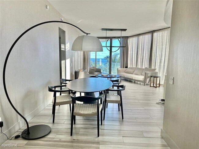 Building Photo - 2 br, 2.5 bath Condo - 18975 Collins Ave U...