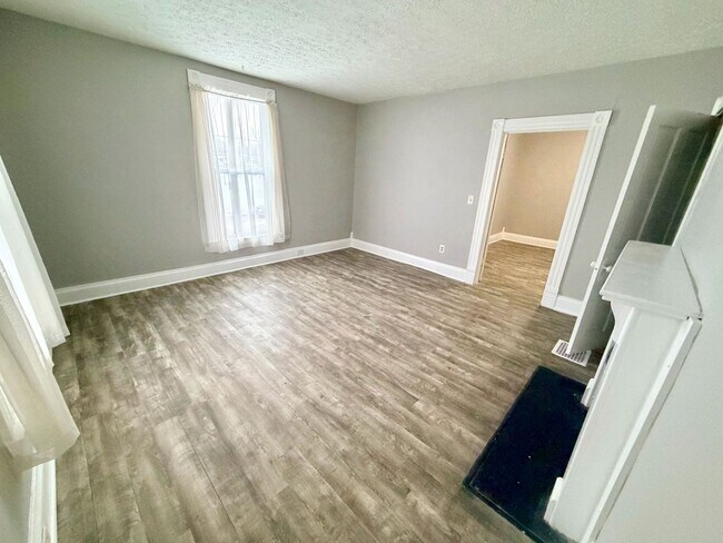 Foto del edificio - 511 S Broadway St