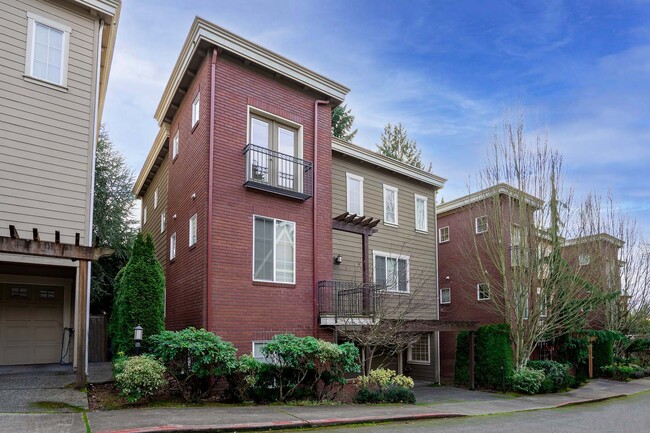 Building Photo - 12325 NE 86th Way