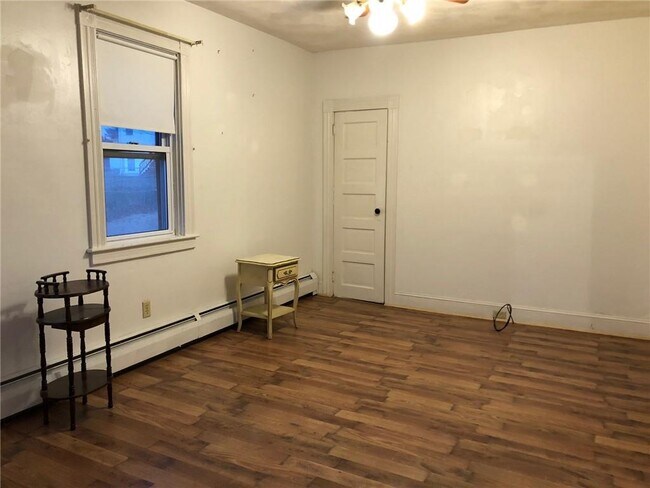 Building Photo - 28 Yeoman Ave