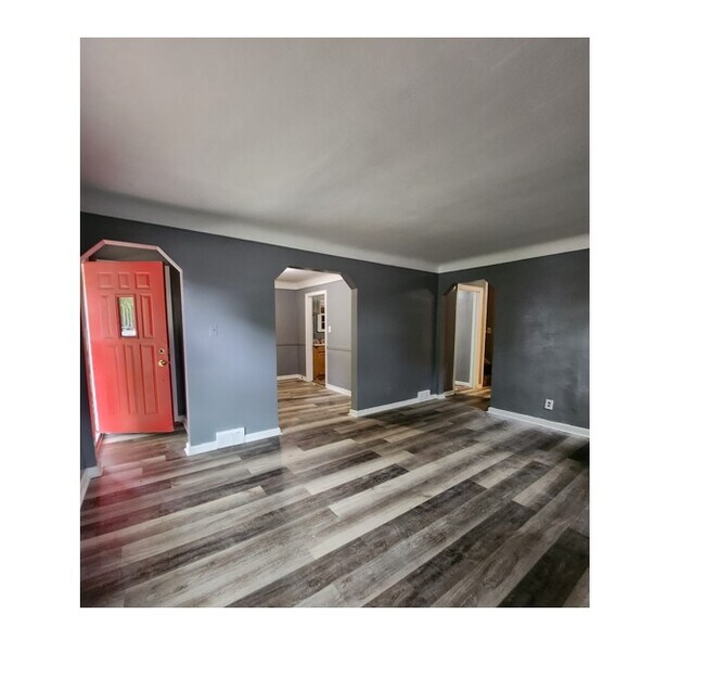 Building Photo - 5942 Radnor St