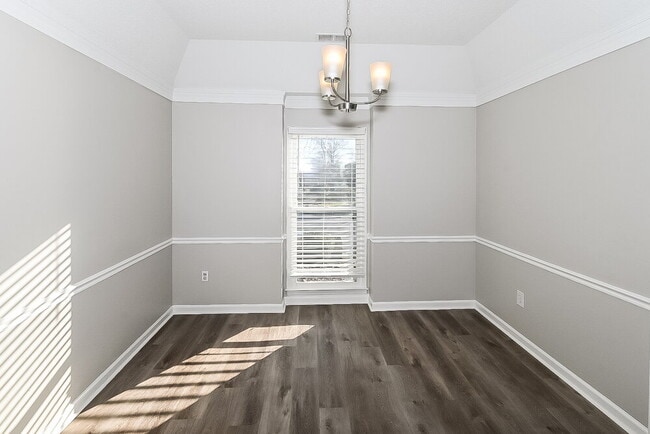 Building Photo - 8708 Rhonda Cir N