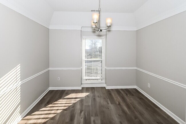 Foto del edificio - 8708 Rhonda Cir N