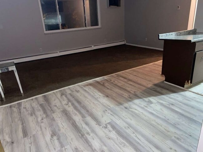 Building Photo - 1885 N Taylor Rd