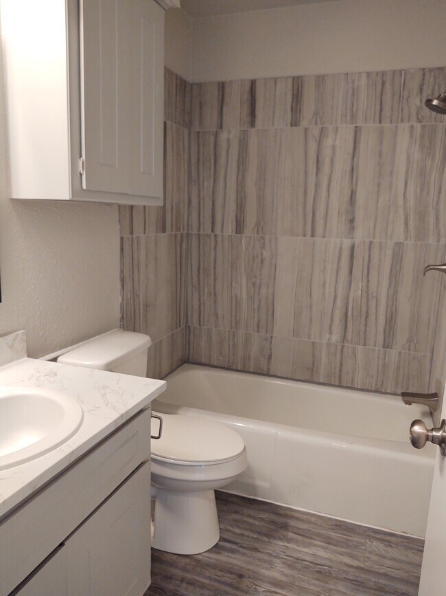 Foto del edificio - 7126 NW 116th St