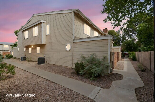 Foto del edificio - 2BR/1BA Townhome, Broadway & Alma School