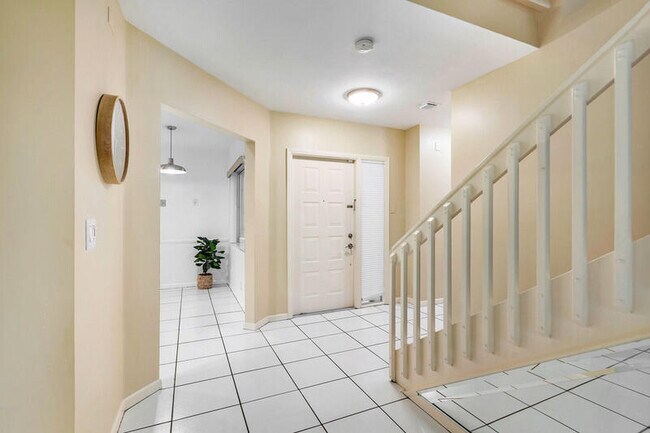Building Photo - 10489 Mateo Ct