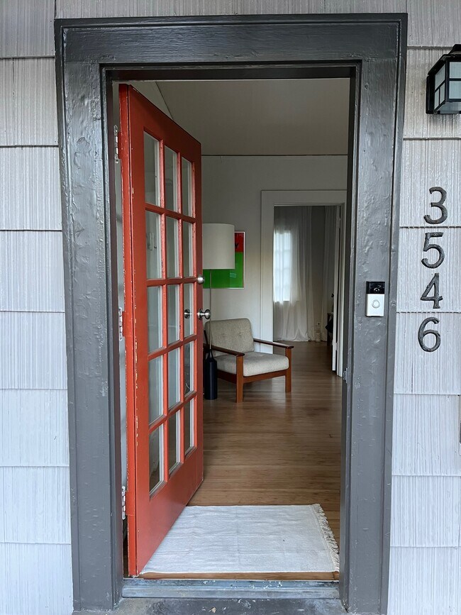 Foto del edificio - 3546 SW Hillside Dr
