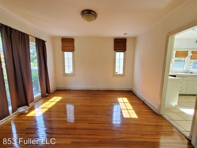Building Photo - 853 N Fuller Ave