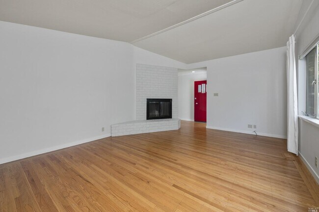 Foto del edificio - 22 Brennfleck Ave