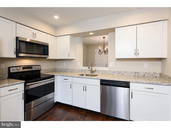 Foto del edificio - 125 Conway Ct