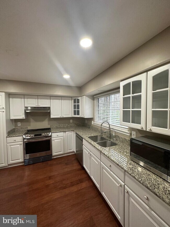 Building Photo - 6168 Martins Landing Ct
