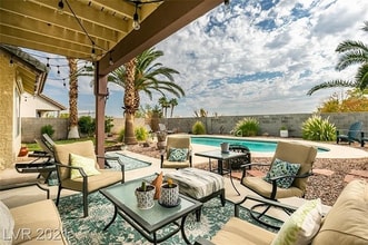 Building Photo - 1641 Duarte Dr