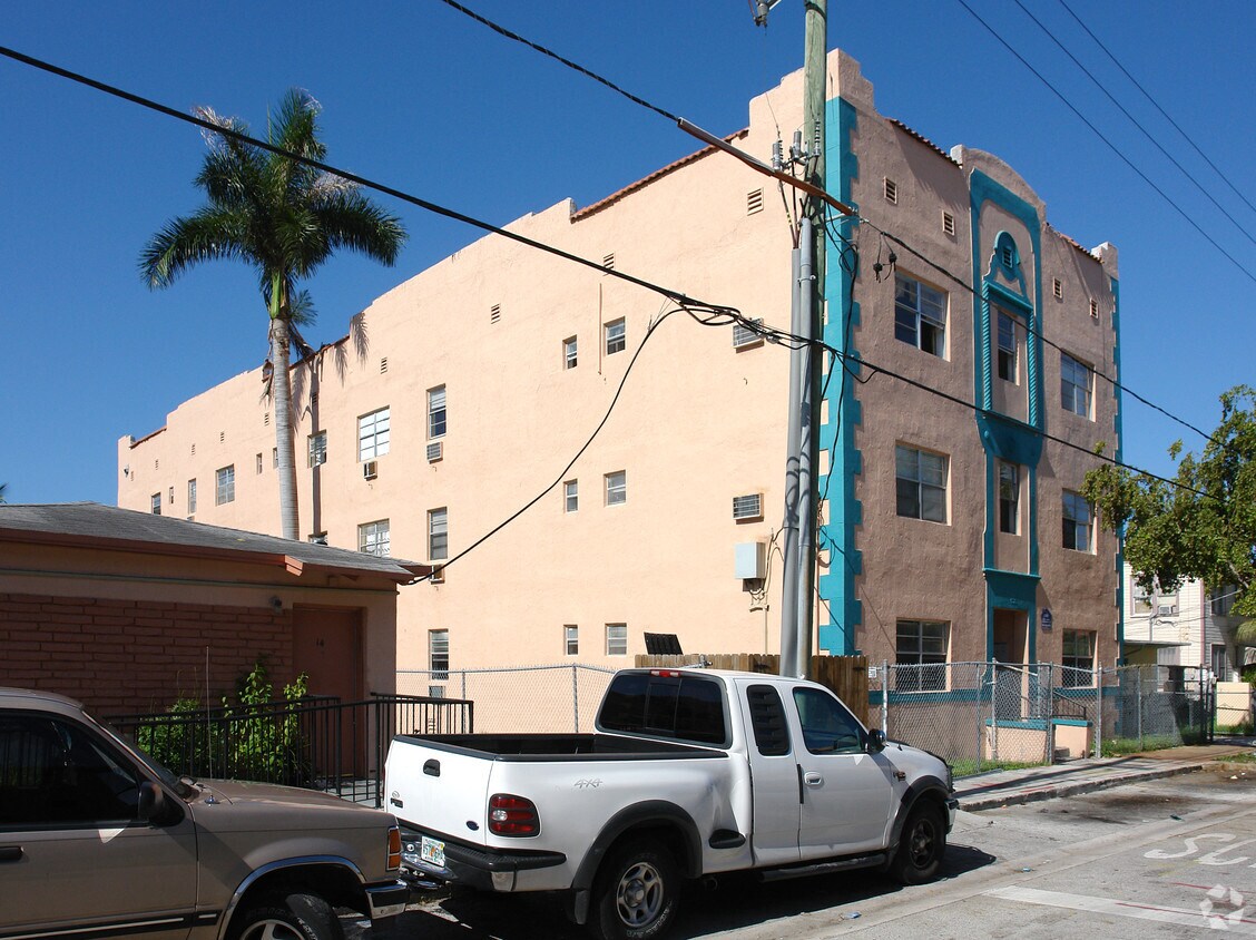 Building Photo - 536 SW 4th St