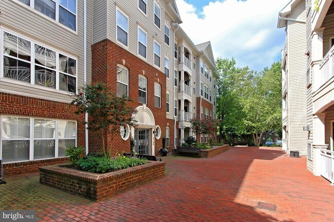 Building Photo - 5108 Donovan Dr