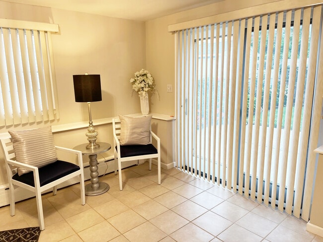 Building Photo - 36 2nd Ave