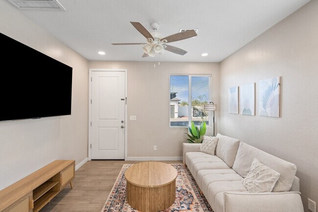 Foto del edificio - 6606 W Paradise Ln