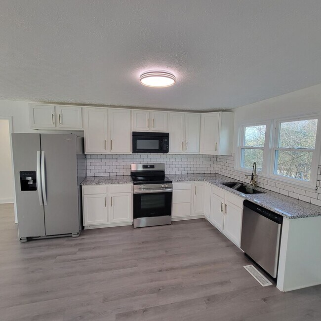 Foto del edificio - 166 E 16th St