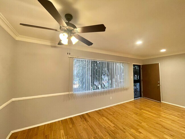 Foto del edificio - 628 N Harvard Blvd