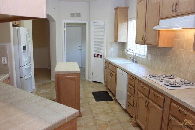 Building Photo - 10103 Salerosa Ct