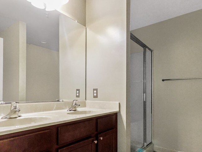 Foto del edificio - 504 English Oak Ln