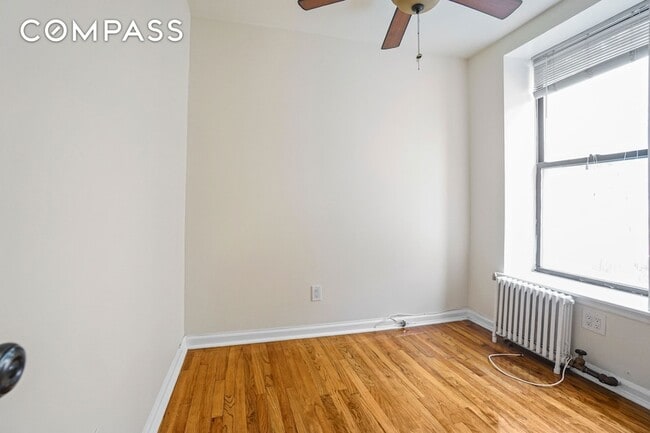 Building Photo - 270 E 78th St