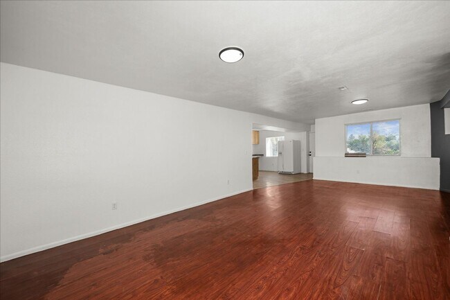 Building Photo - 2907 E Jackson Ave