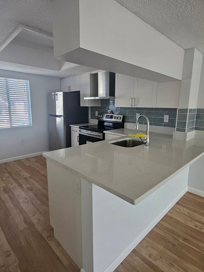 Foto del edificio - 224 Cypress Ln