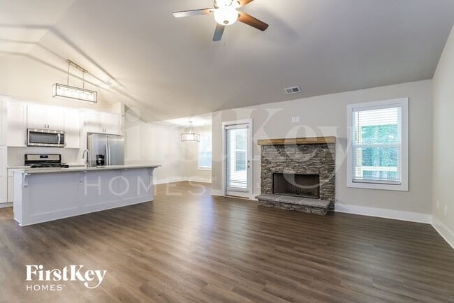 Building Photo - 7110 Lawson Dr