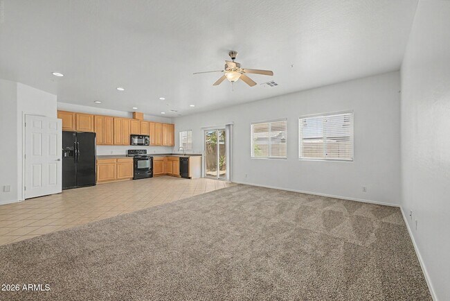 Foto del edificio - 8770 W Wood Dr