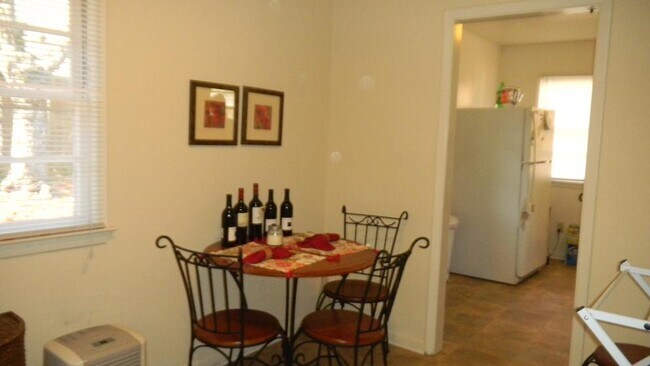 Extra Room with w/d connections - 114 Cameron Ct