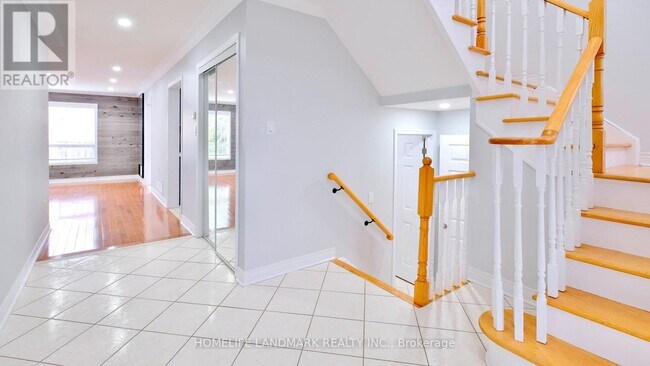 Building Photo - 15 Montreaux Crescent