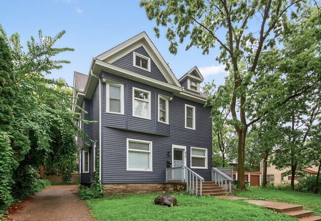 Foto del edificio - 812 7th St SE