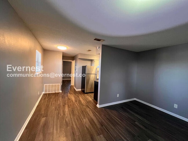 Foto del edificio - 9 Meredith Ct