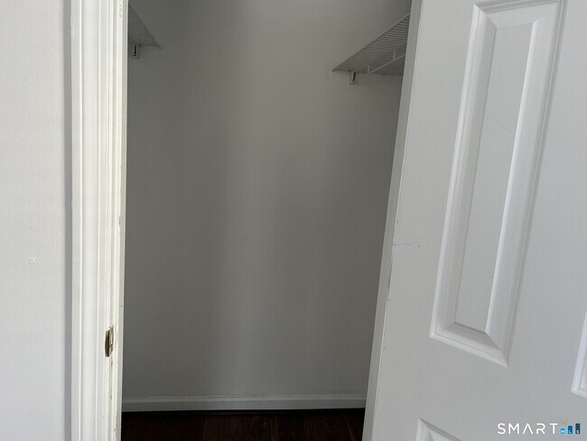 Foto del edificio - 27 Rollingwood Dr