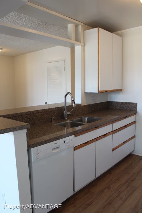 Building Photo - 2 br, 2 bath House - 102 Wisconsin Avenue #5