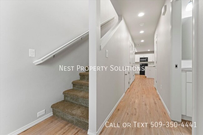 Foto del edificio - 326 W 6th St