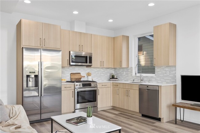 Foto del edificio - 8447 Delridge Way SW